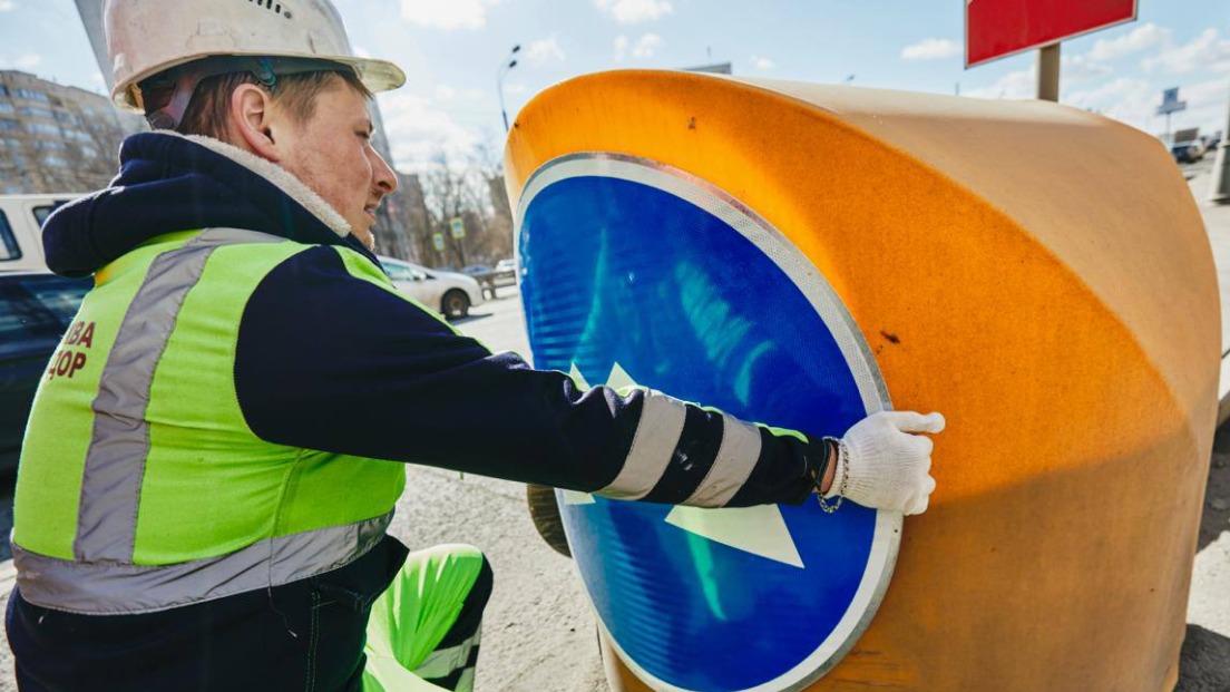 Столичные специалисты заменили на дорогах 1,6 тысячи буферов безопасности