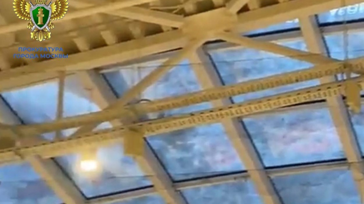 Прокуратура проведет проверку после скандала с птицами в ТЦ «Авиапарк»