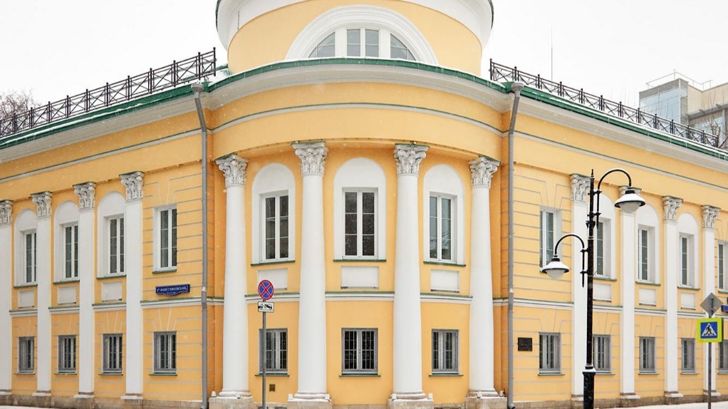 Особняк в стиле позднего классицизма отреставрировали в центре Москвы