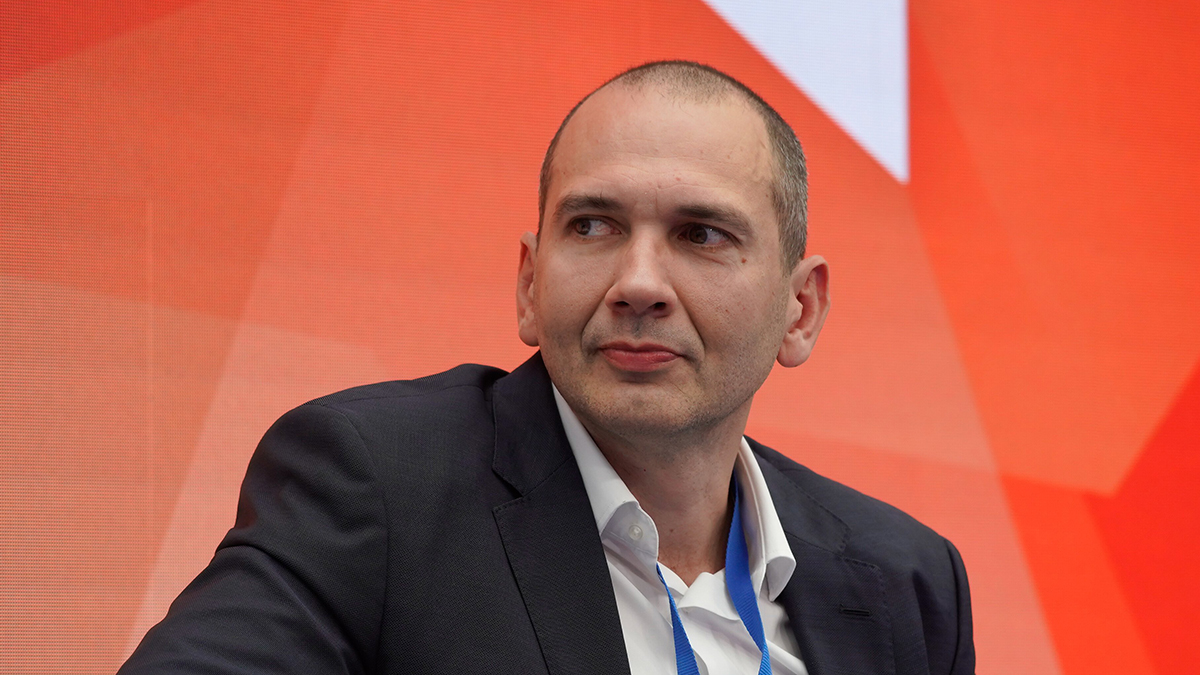 Экс-замглавы Минтруда Скляр женился на второй супруге три года назад