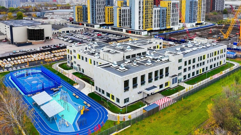 Собянин: На востоке Москвы строят 14 социальных объектов