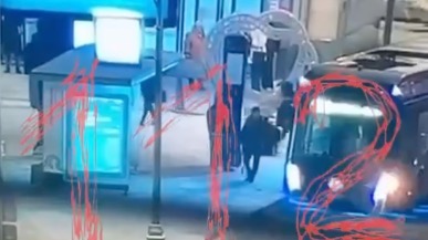 В Сети появились кадры с остановки в Москве, где произошла стрельба