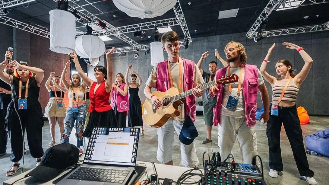 Юных горожан приглашают на зимнюю смену в творческий лагерь «Молодежь Москвы»