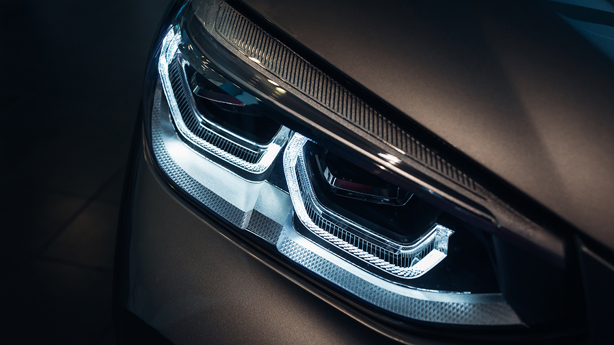 Разрешены ли нештатные лампы в фарах