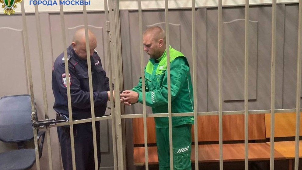 Суд в Москве рассмотрит дело водителя грузовика, врезавшегося в микроавтобус