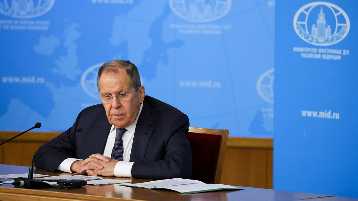«Можете не махать»: Лавров сделал журналисту замечание на пресс-конференции