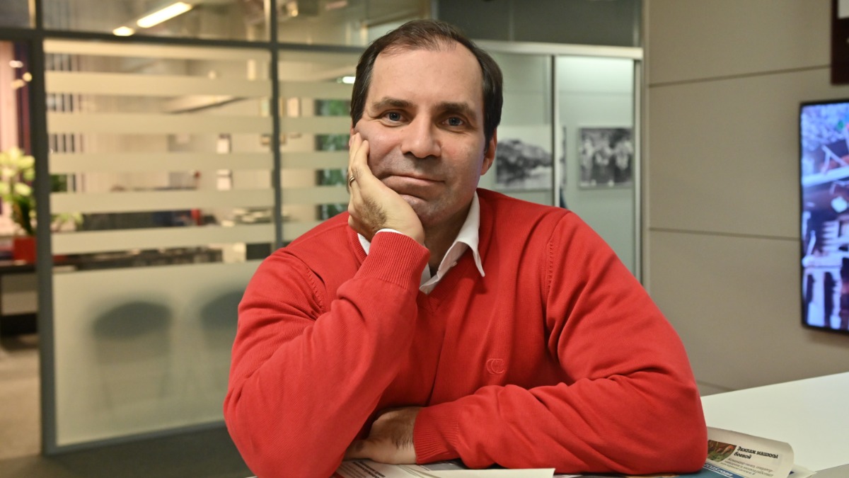 Дмитрий Деулин, декан факультета экстремальной психологии Московского государственного психолого-педагогического университета, в редакции газеты «Вечерняя Москва»