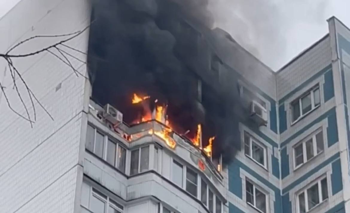 Квартира многоэтажки загорелась на юге столицы