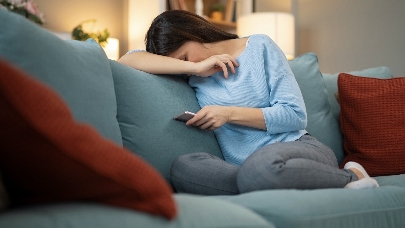 Тревожность, апатия, депрессия, перепады настроения: когда обращаться к врачу