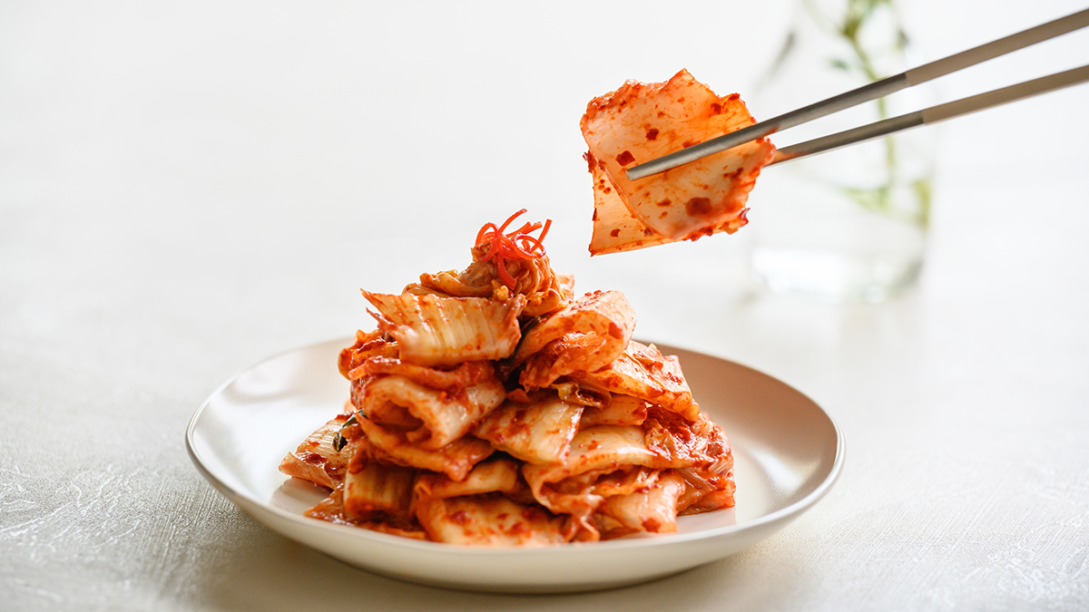 Эксперт Соломатина назвала кимчи хорошим средством от переедания