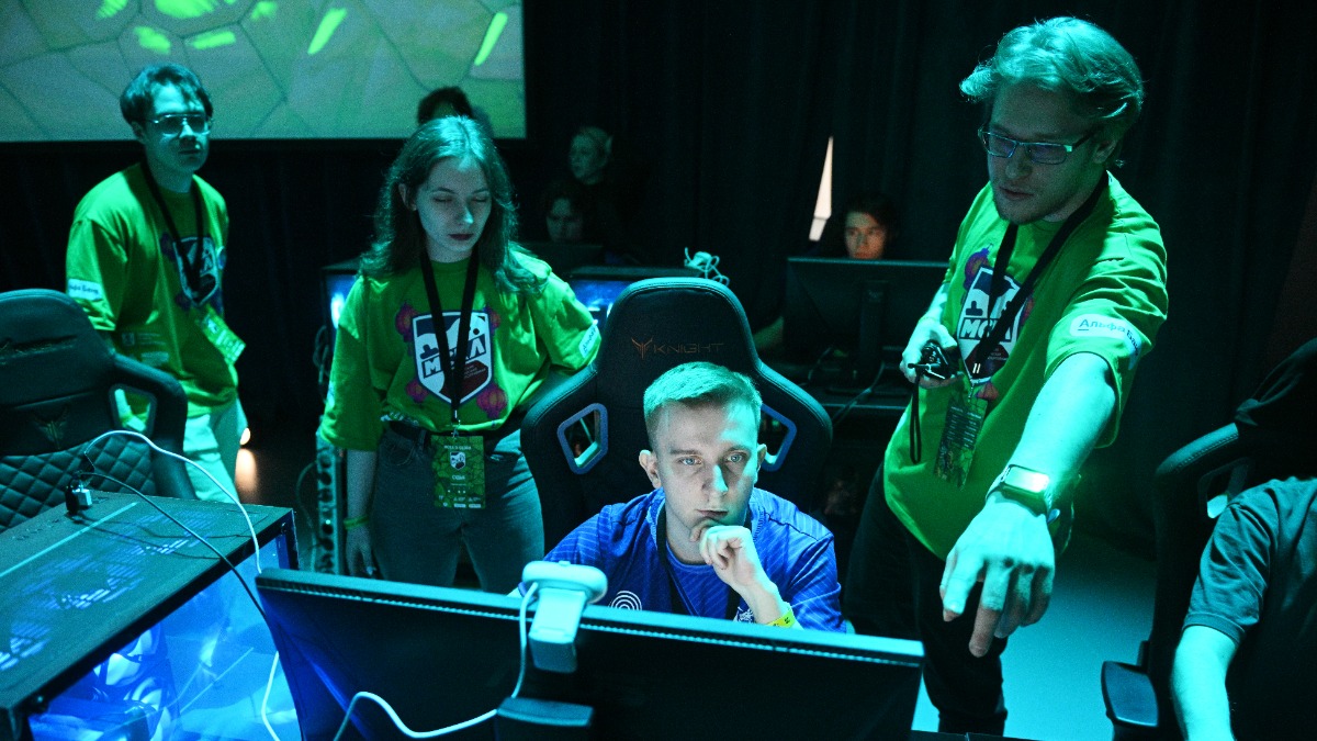 Участники турнира Московской студенческой киберспортивной лиги в Центре культур НИУ ВШЭ в Москве