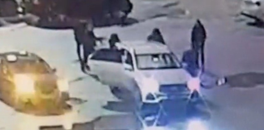 Двое мужчин устроили стрельбу на парковке на северо-востоке Москвы