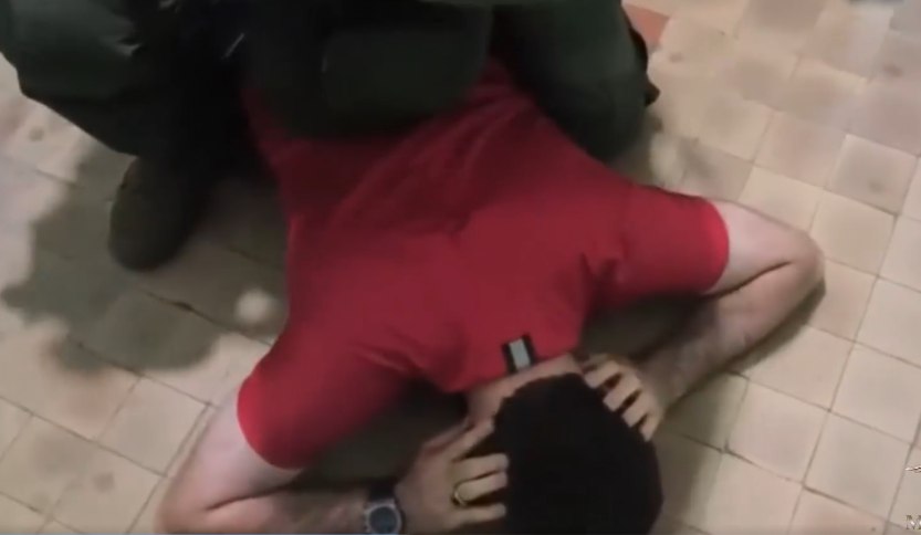 Силовики задержали в Москве мужчин, вымогавших у предпринимателя пять миллионов