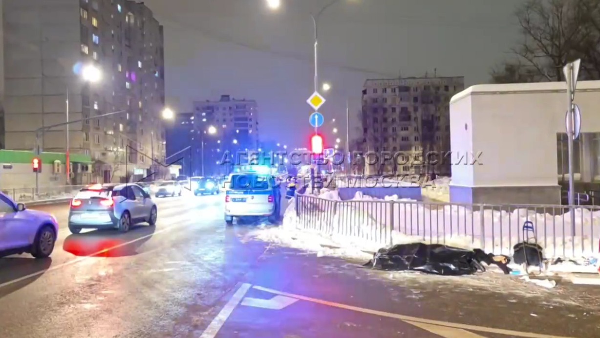 Грузовик насмерть сбил пешехода на северо-востоке Москвы