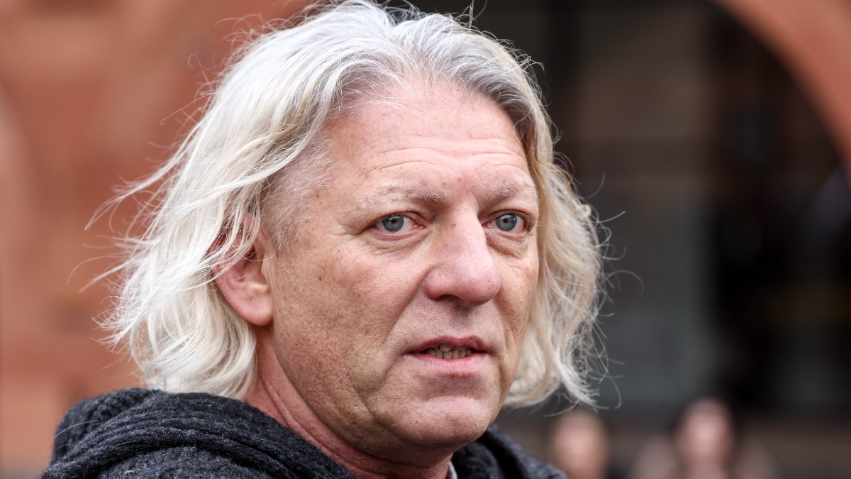 Вышел из бара и упал: Mash выяснил детали смерти режиссера Олейникова