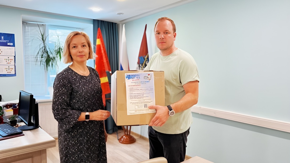 Активисты ЦАО отправляют гуманитарную помощь по запросам служащих на фронте