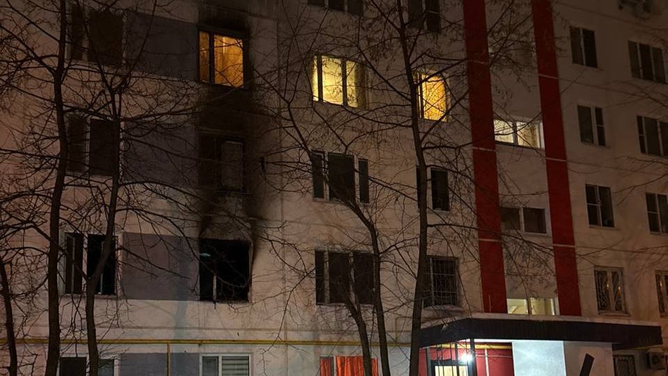 Два человека погибли в результате пожара на Молдавской улице в Москве