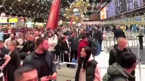 СМИ: В аэропортах Москвы увеличили время регистрации на рейсы