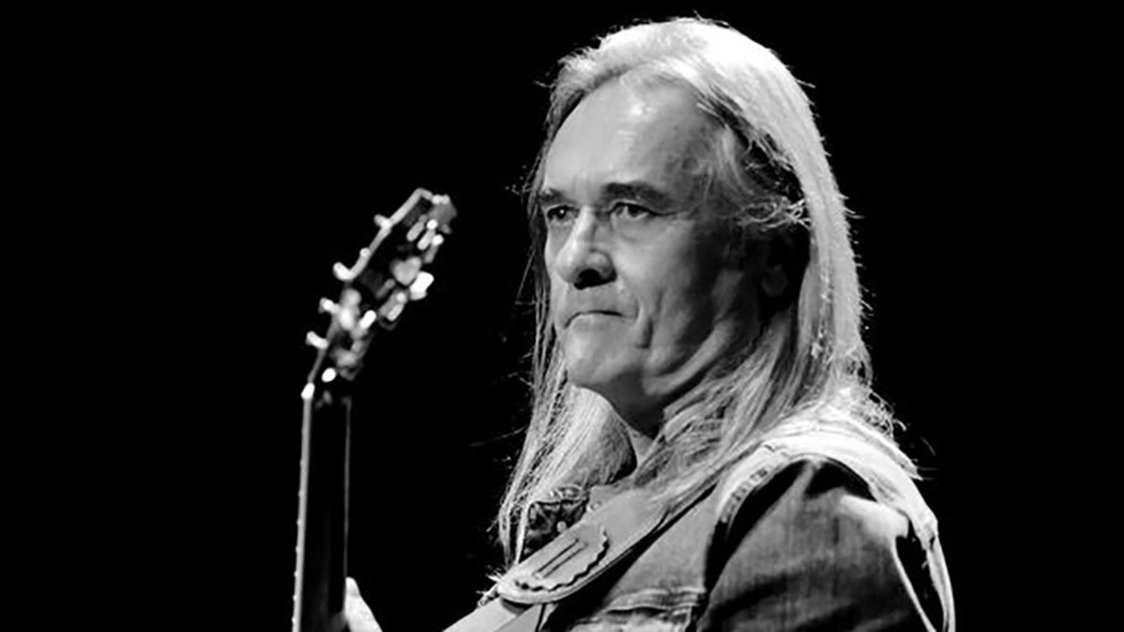 Друг Рыманова рассказал о странной закономерности в смертях гитаристов «Любэ»