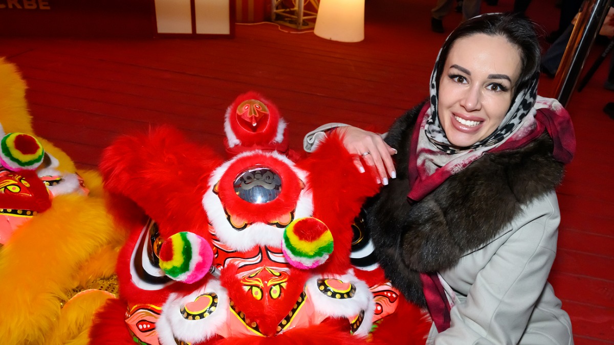 Москвичка Влада Жеребко на торжественном открытии фестиваля «Китайский Новый год в Москве» в январе 2025 года на Манежной площади
