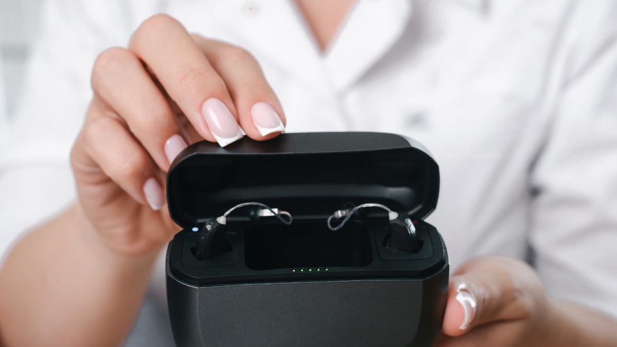 Современные слуховые аппараты могут анализировать звуковую среду в реальном времени