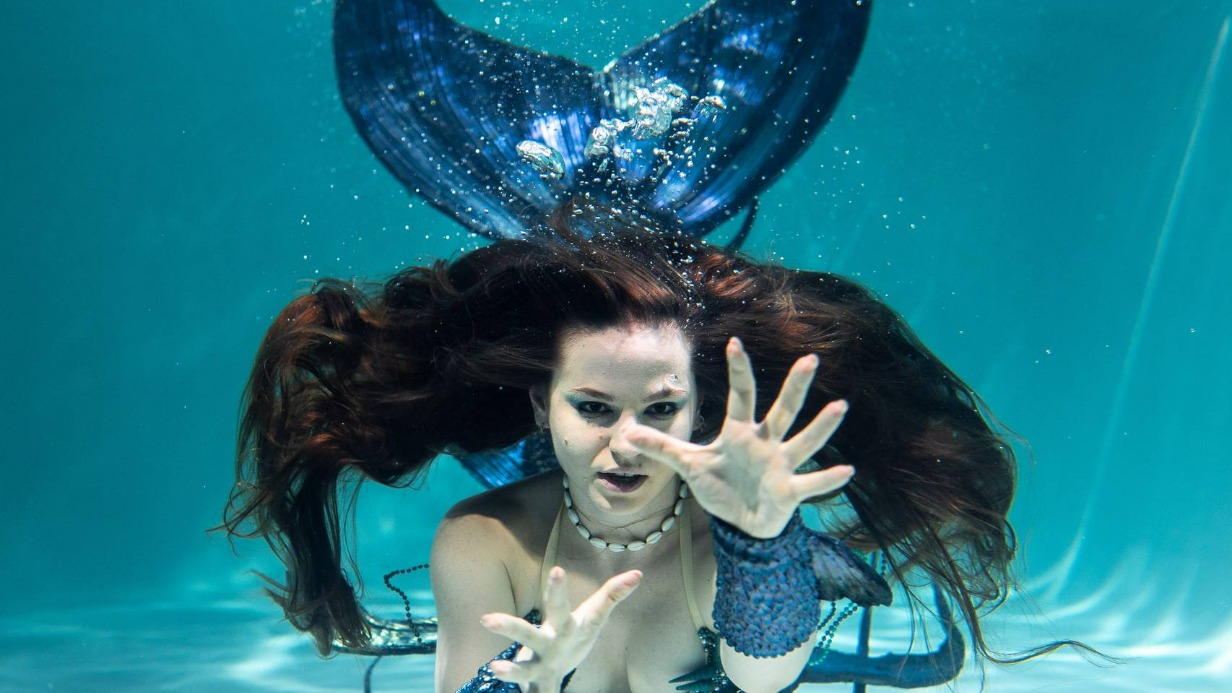 Русалка Юлия Харченко в своем подводном мире