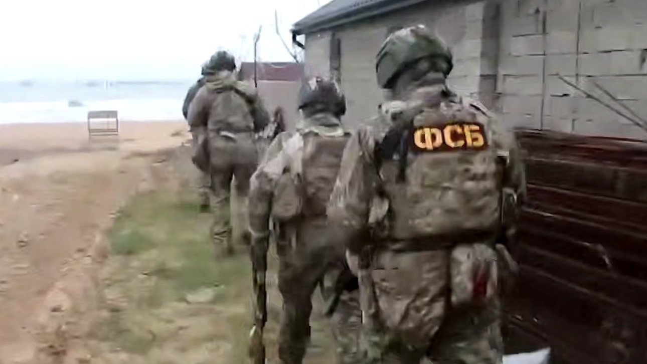 ФСБ опубликовала кадры предотвращения терактов в Дагестане