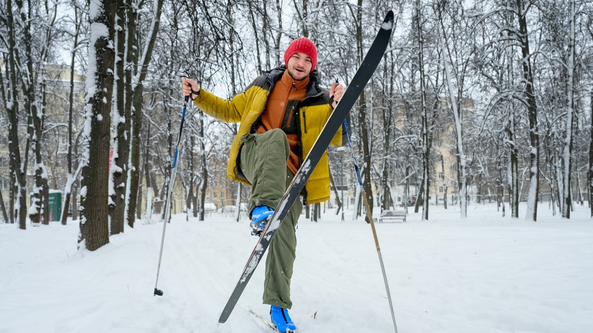 Лыжник Николай Масальский в парке усадьбы «Михалково»