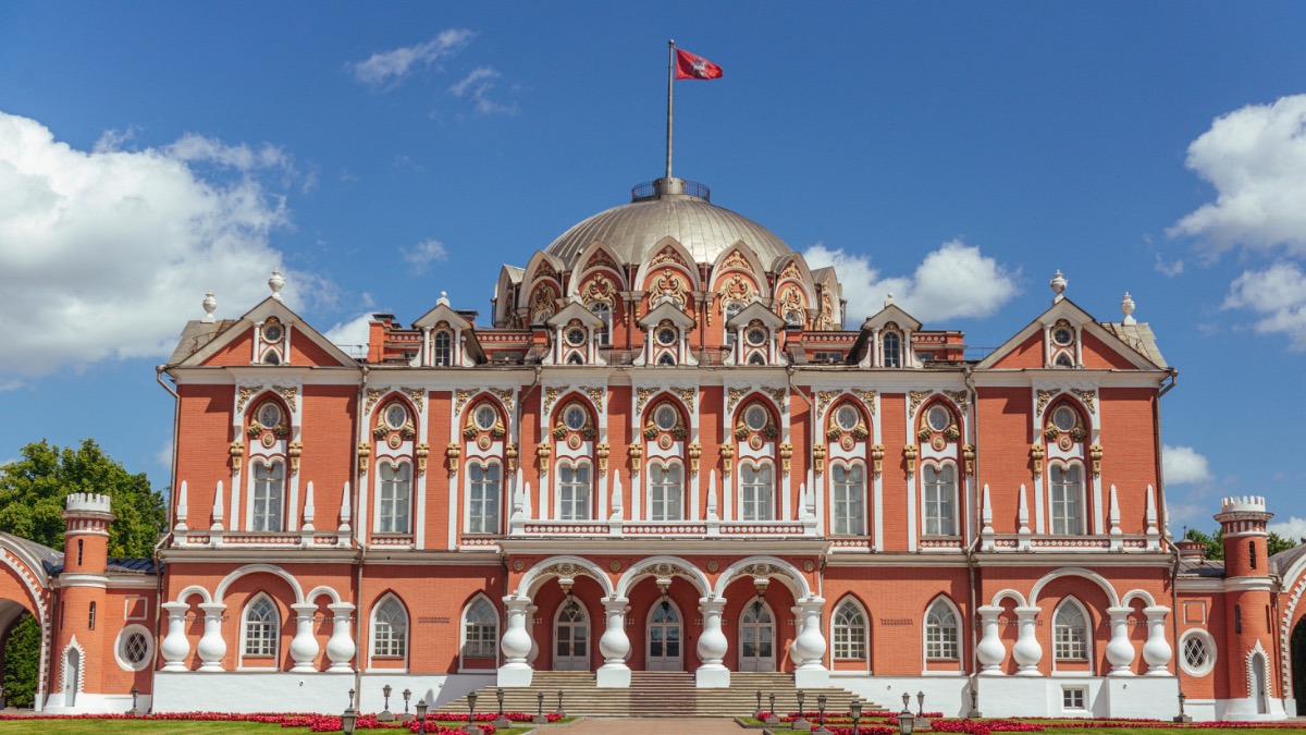 Сергунина: В Москве подготовили серию аудиогидов «Гуляем по районам»