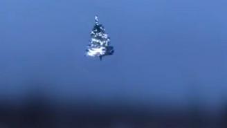 Военные ВС РФ отправили дрон с новогодней елкой бойцам ВСУ