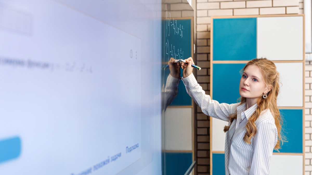 Анастасия Ракова сообщила о старте практикумов по подготовке школьников к ЕГЭ