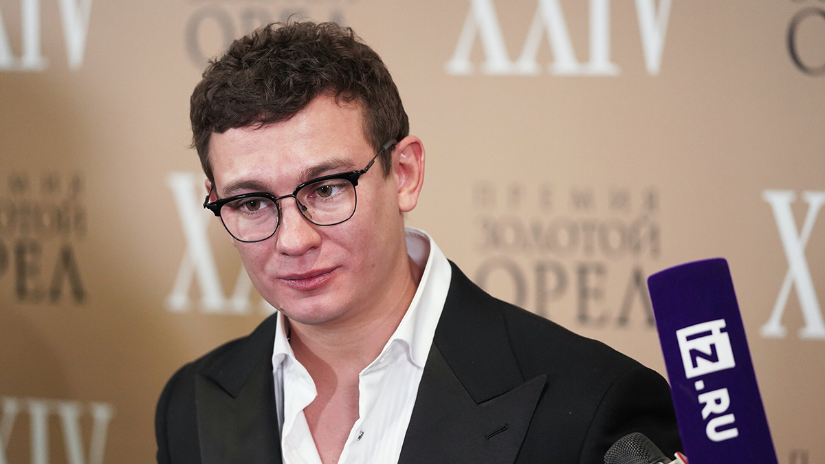 Mash: Актер Никита Кологривый устроил дебош в одном из баров Минска