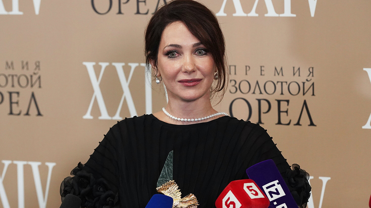 Екатерина Климова похвасталась фигурой в мини-юбке на Мальдивах