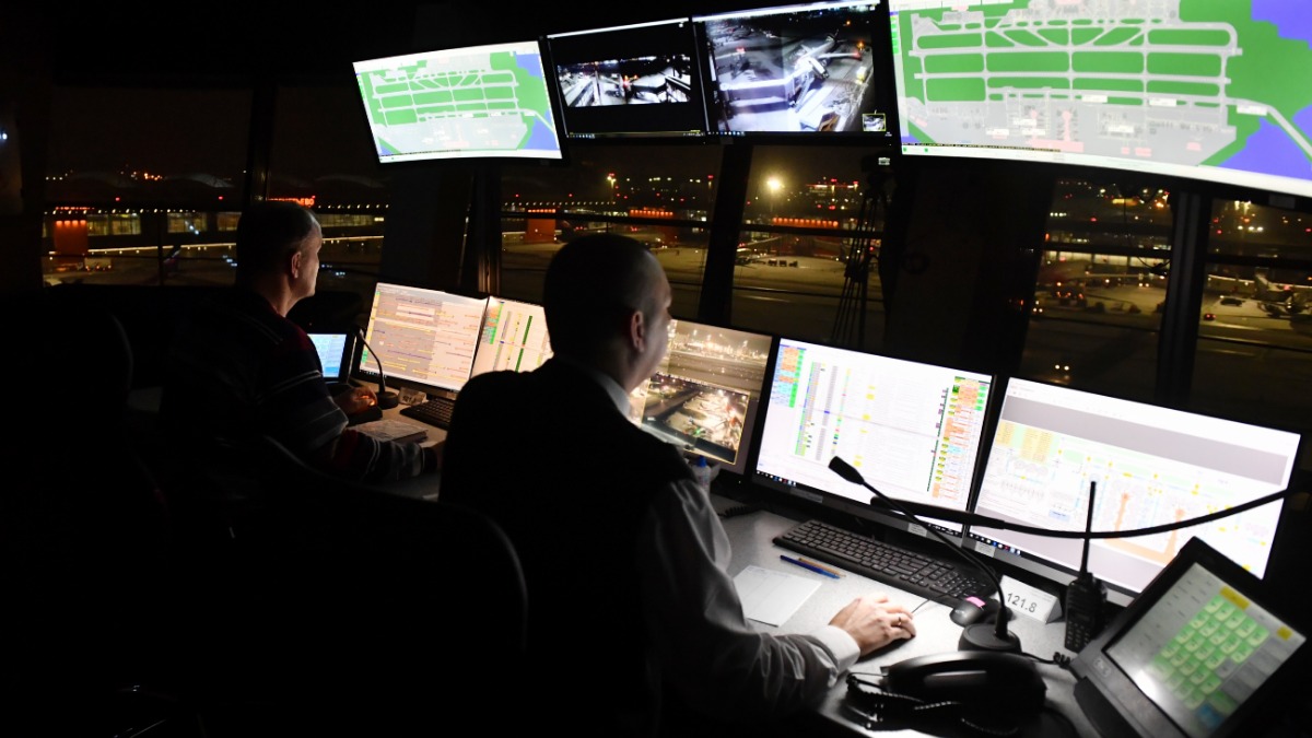 Диспетчерская Международного аэропорта Шереметьево имени А. С. Пушкина — отсюда контролируются все воздушные суда, которые должны взлететь или приземлиться на аэродром