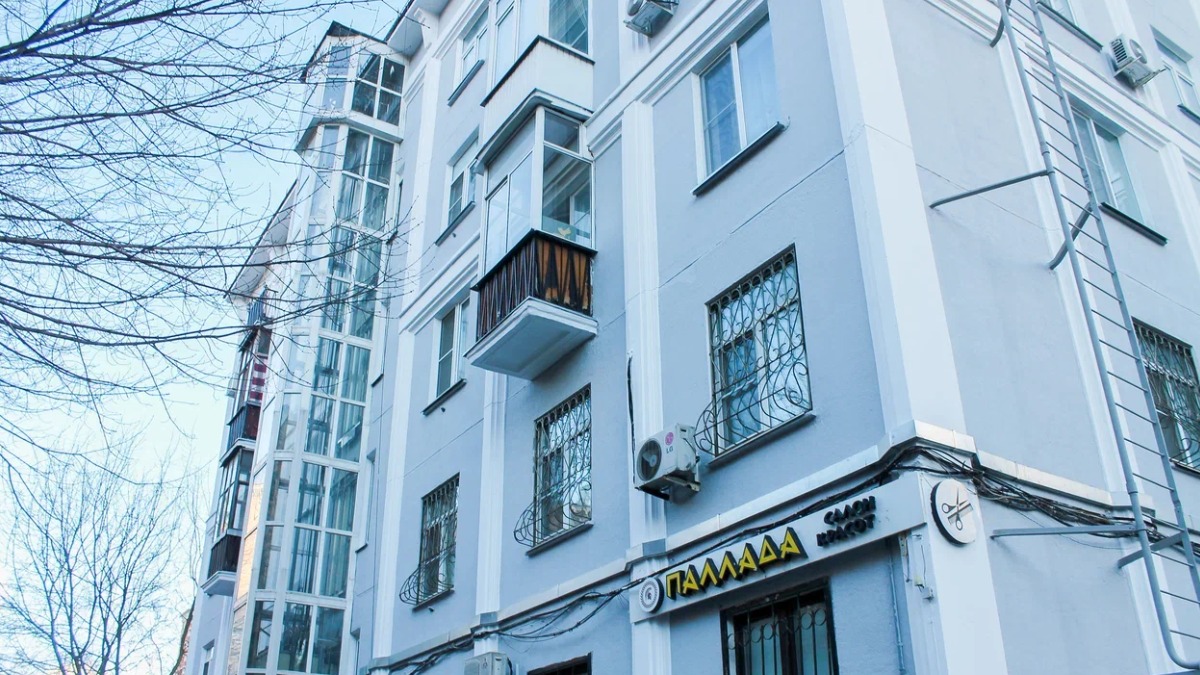 В районе Щукино прошел капитальный ремонт фасада дома 1955 года постройки