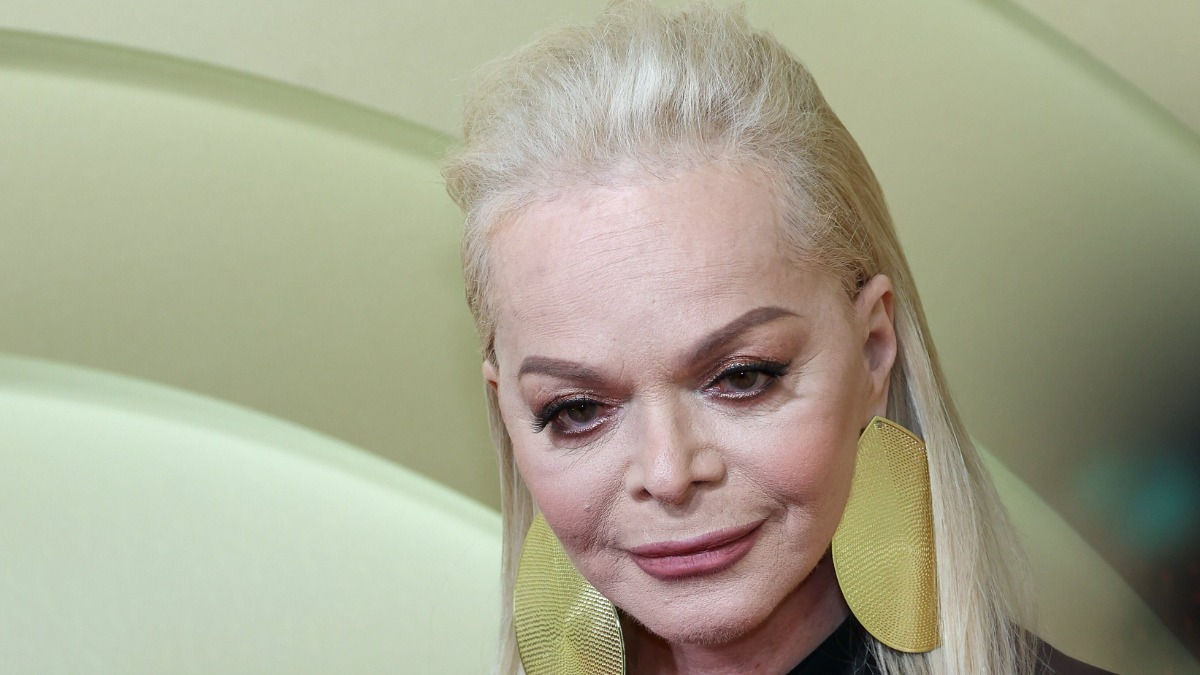 Сейчас Лариса Долина утверждает, что денег на покупку собственного жилья у нее пока что нет