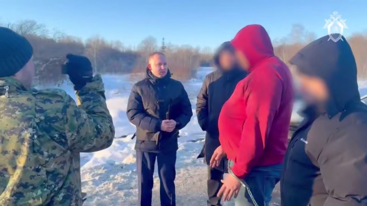 СК опубликовал кадры допроса обвиняемого в убийстве мальчика в Петербурге