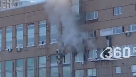 Эвакуировали 800 человек: спасатели потушили пожар в сауне на юге Москвы