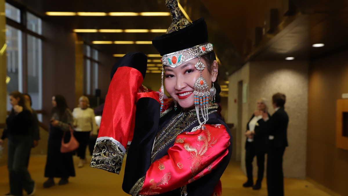 Надежда Ильина на празднике Сагаалган