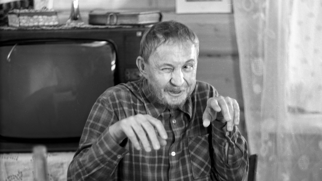 Борис Новиков в роли деда Тимофея в художественном фильме «Белые росы»