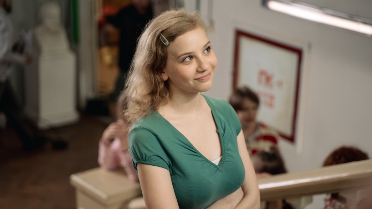 Людмила Юлова в роли Тани в сериале «Трешка»