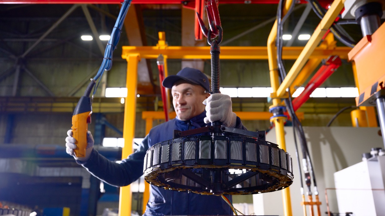 На Карачаровском механическом заводе запущено серийное производство безредукторных лебедок