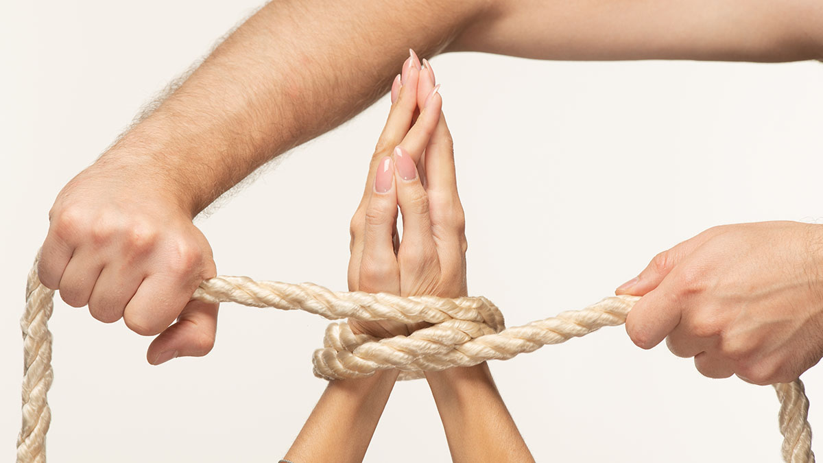 Mash: Пенсионеров связывали перед сном в пансионате в Новой Москве