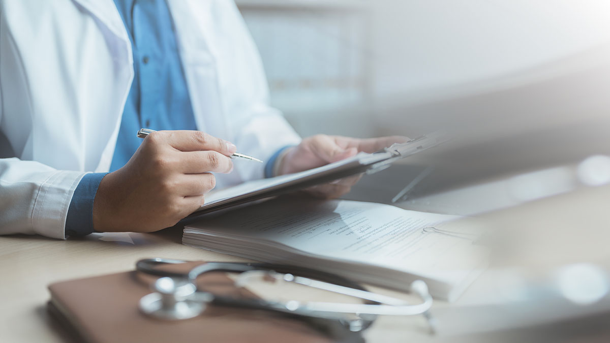 Часто болеющим россиянам хотят выдавать больничные только на пять дней