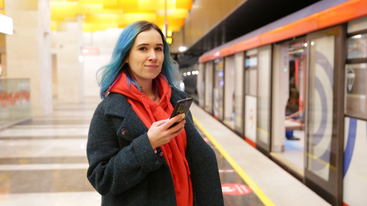 Москвичка Наталья Литвинова на «Новаторской» Большой кольцевой линии