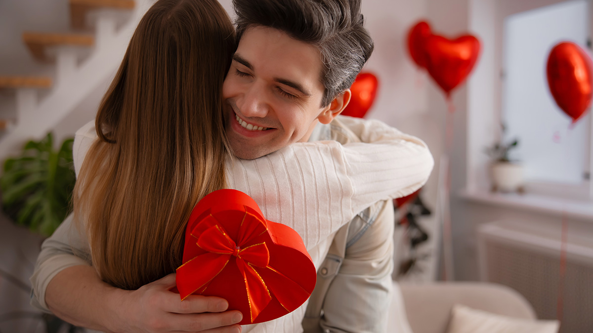 Что подарить на 14 февраля: идеи подарков на День святого Валентина