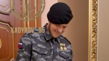Кадыров опубликовал кадры с ужина с «воскресшим» сыном Адамом