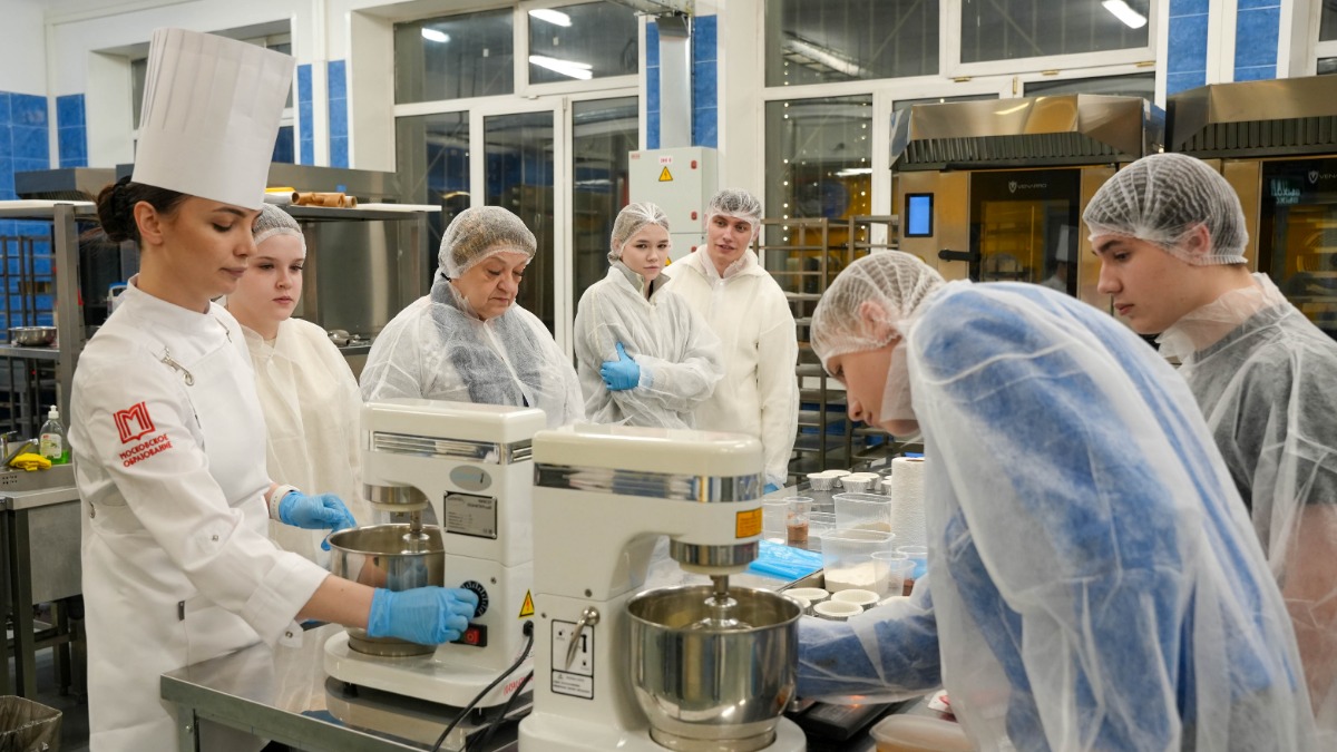 Школьников приглашают на дни открытых дверей в столичные колледжи