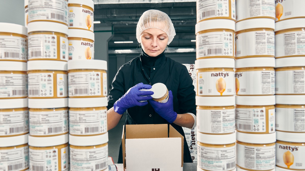 От блинов со сметаной до веганских паст и красной икры: московские бренды готовятся к Масленице