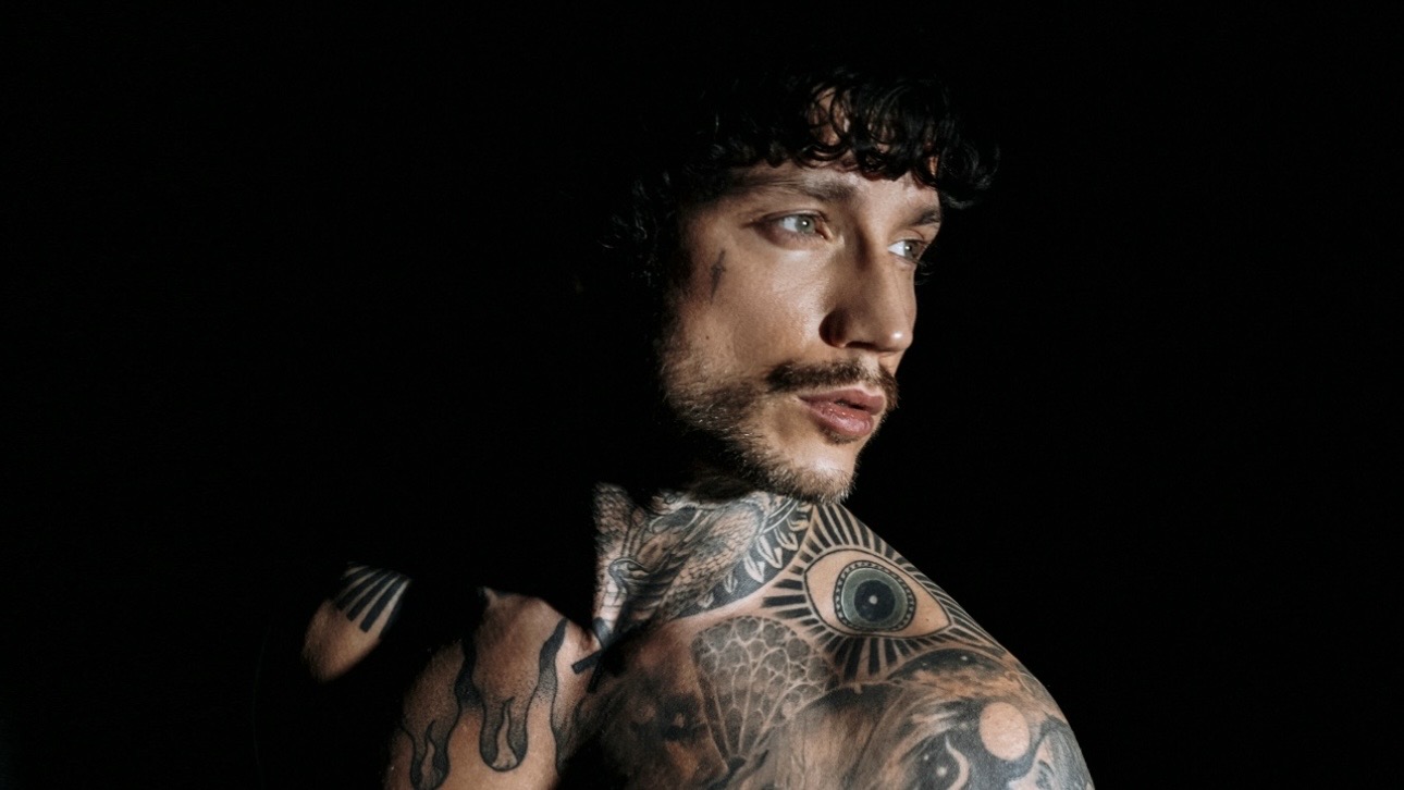 Экс-солиста Quest Pistols оштрафовали на 200 тысяч рублей за пьяную езду